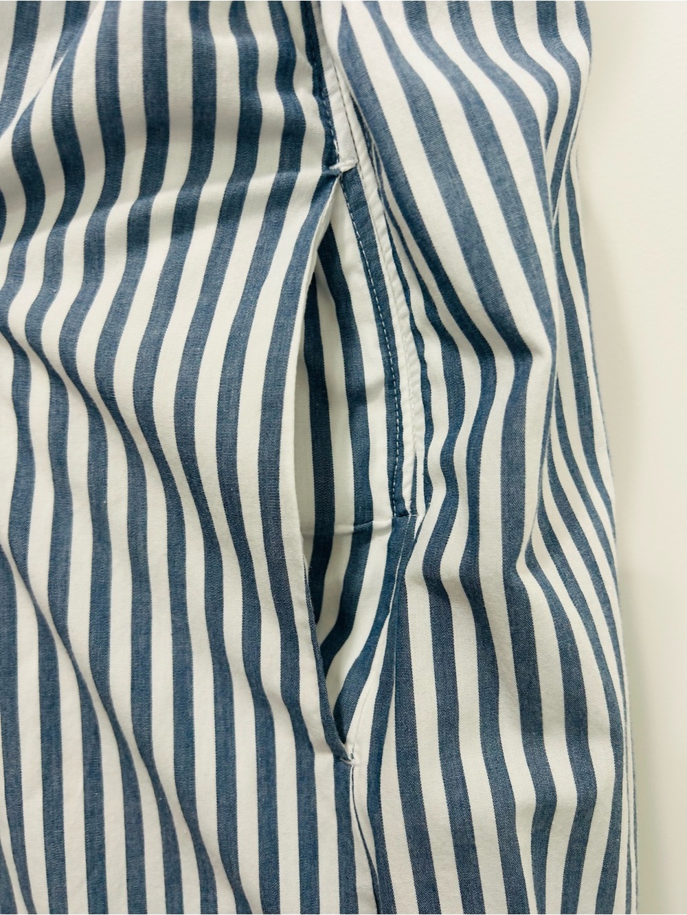 Abercrombie Off-the-Shoulder Striped Midi Dress – Size M - Picture 7 of 8
